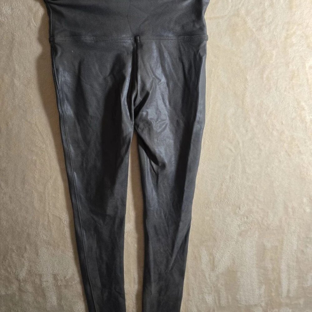 Spanx Womens Medium Faux Leather Look High Rise Leggings Black Shimmer. 372